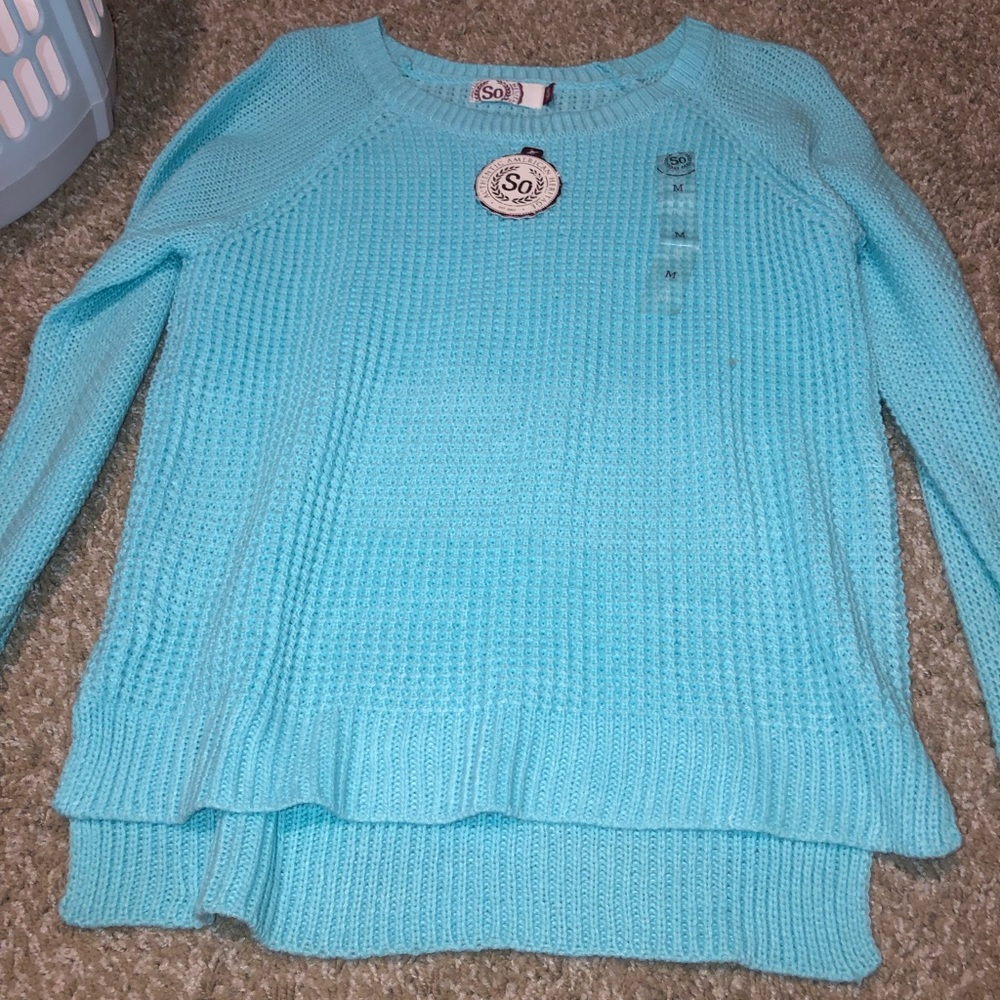 Super cute sweater M